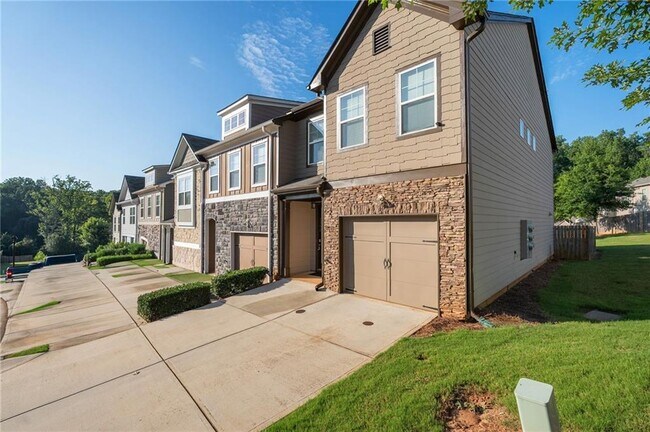 Photo - 2392 Belmont Pl