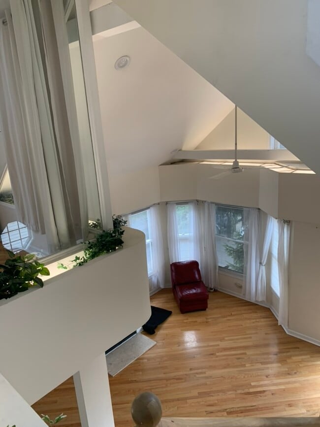 Photo - 1142 W Wolfram St Unit 2