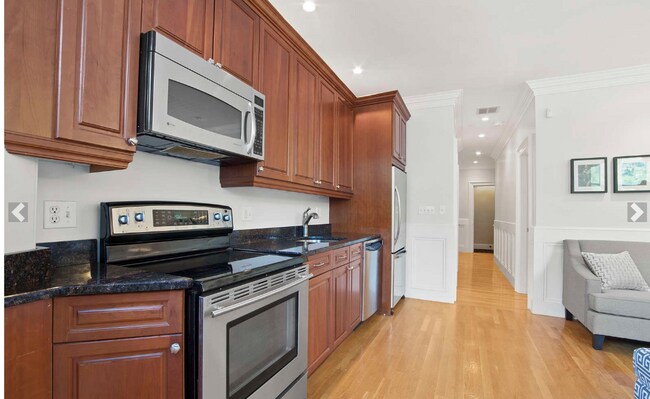 Building Photo - 244 Beacon St Unit 1B Rental