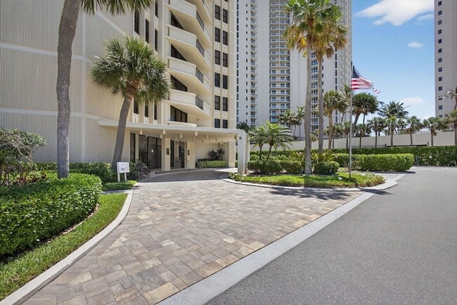 Building Photo - 2800 N Ocean Dr Unit B24D