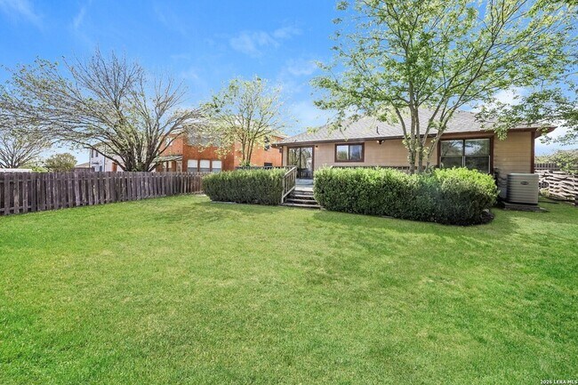 Photo - 7322 Raintree Forest