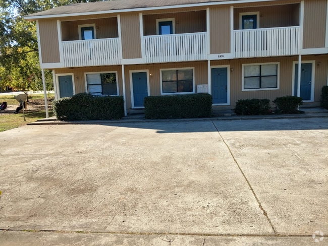 Building Photo - 1511 Medland Rd NW Rental