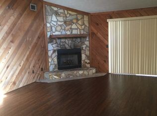 Photo - 2711B Redwood St