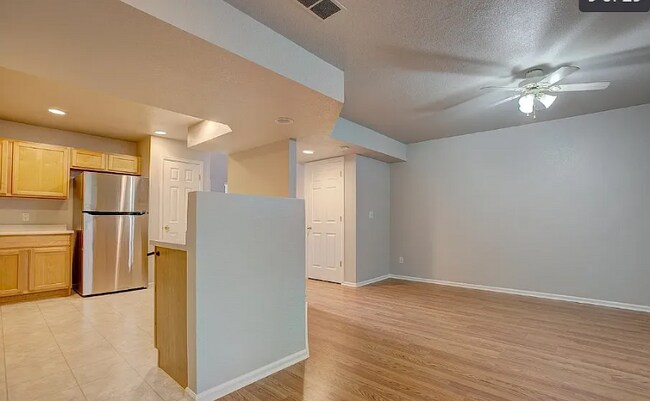 Photo - 6615 Desert Willow Way Unidad B2
