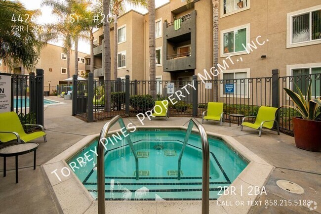 Building Photo - Kensington/Talmadge Area: Beautiful 2 Bedr... Unit #201 Rental