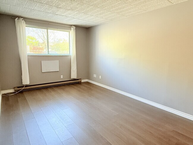 Photo - 360 Tecumseh Rd W Unité 103