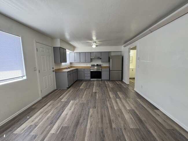 2996 N Truwood Dr Unit C