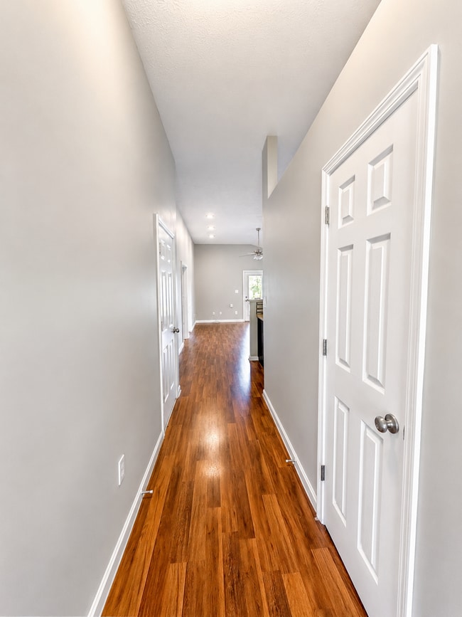 Photo - 10417 Leven Blvd