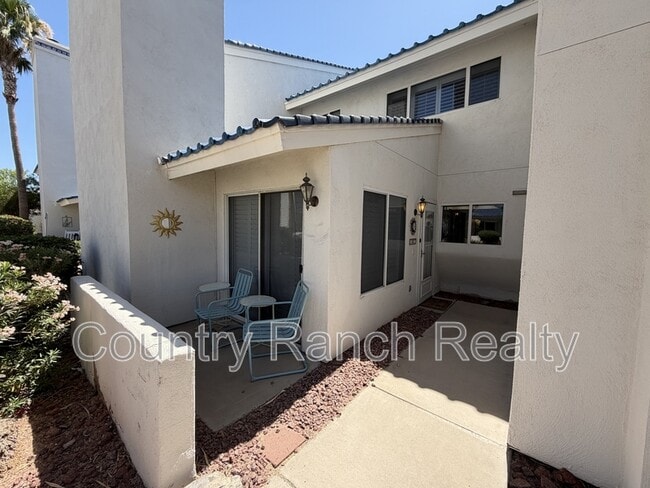 Building Photo - 1800 Club House Dr Unit 83 - 1