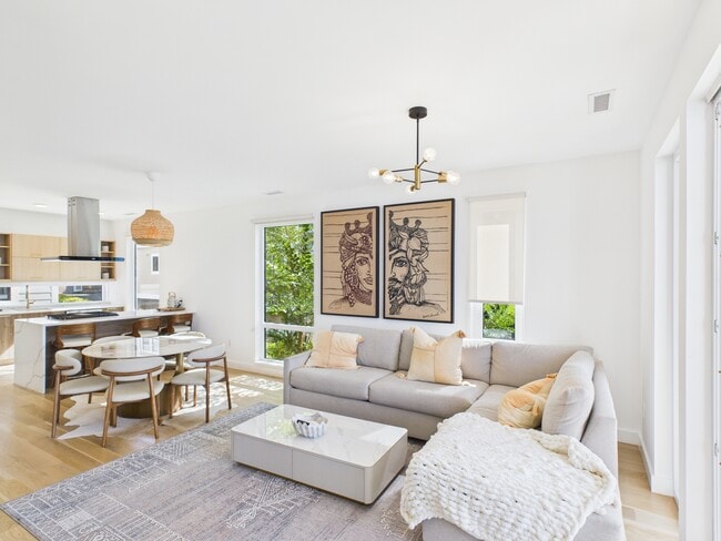 Living Room - 904 Quinnipiac Ave