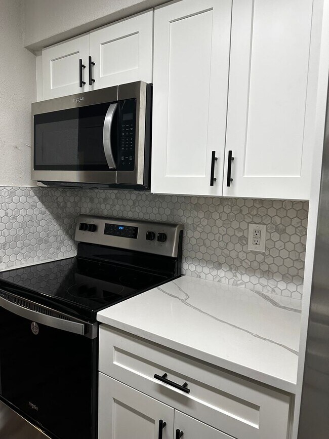 833 Riverside Dr Unit 831