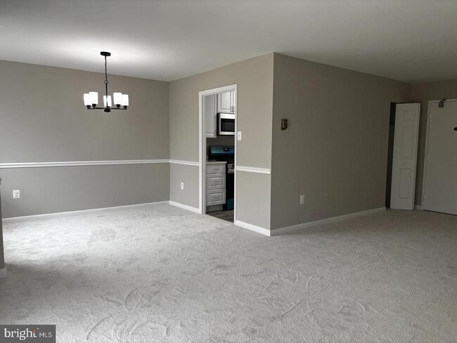 Photo - 5565 Columbia Pike Unidad 606