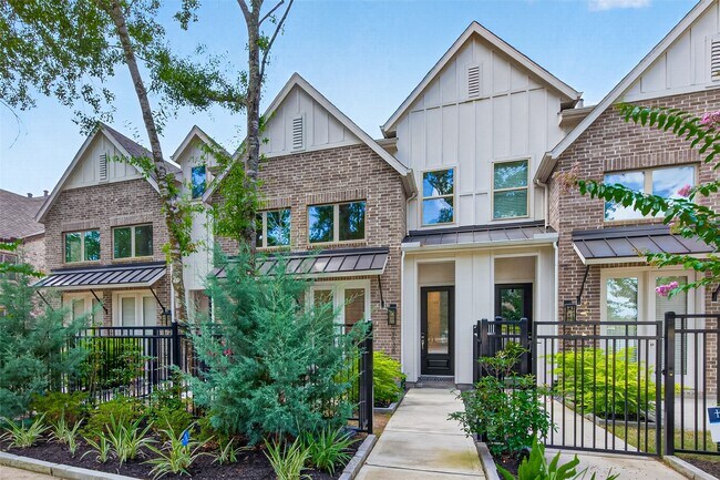 Photo - 2638 Woodforest Pkwy N