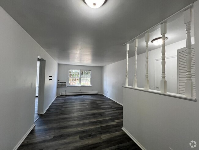 Building Photo - 325 W High St Rental