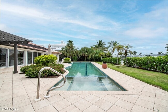 Building Photo - 222 Bay Point