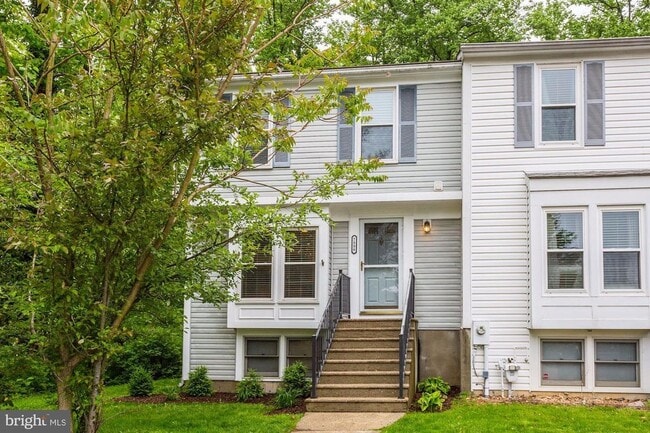 Building Photo - 7886 Marioak Dr