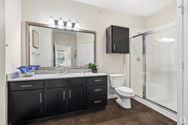 2BR, 2BA - 1,053SF - Primary Bathroom - Legacy Brooks
