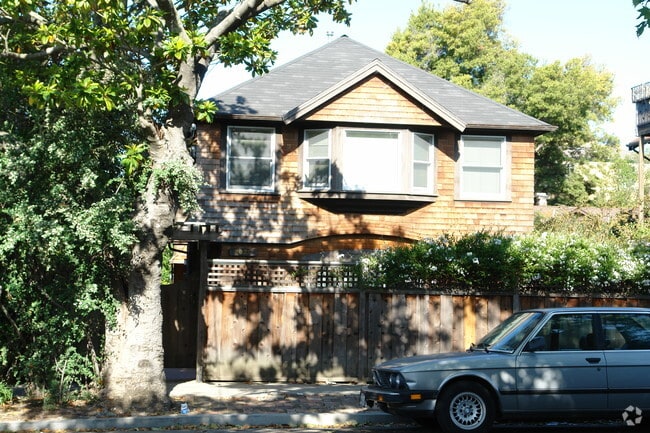 Photo - 2620 Regent