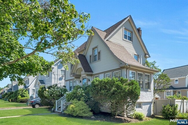 Photo - 332 Demarest Ave