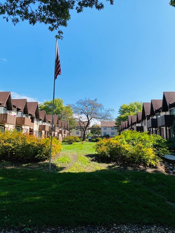 Photo - 6222 Robinson St Unit Apt 3