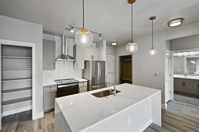 Photo - 776 N Orange Ave