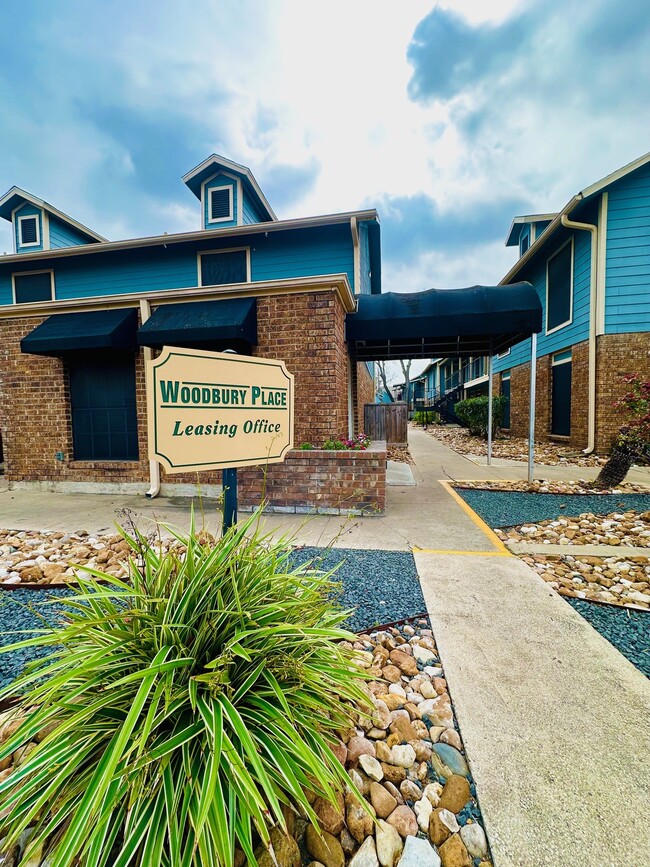 Building Photo - Woodbury Place Apartments