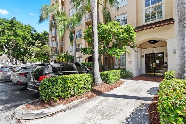 Building Photo - 19999 E Country Club Dr Unit 1106