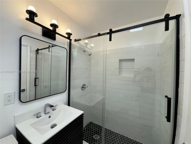 Photo - 4317 NE 21st Ave Unit 7