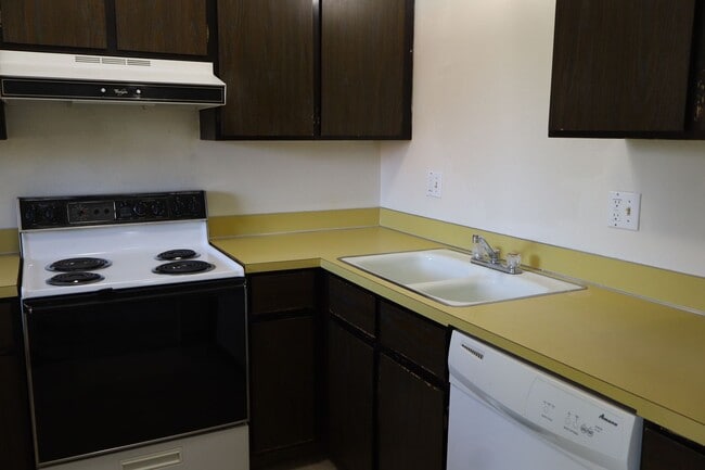 Photo - Spacious 2-Bedroom Condo Near Campus West and City Park