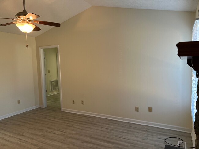 Photo - 5068 Linton Hall Rd