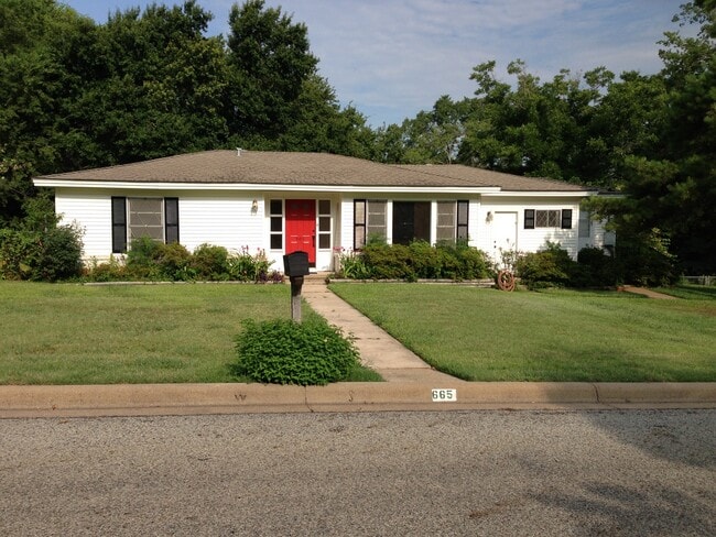 Building Photo - 665 Big Rock St Rental