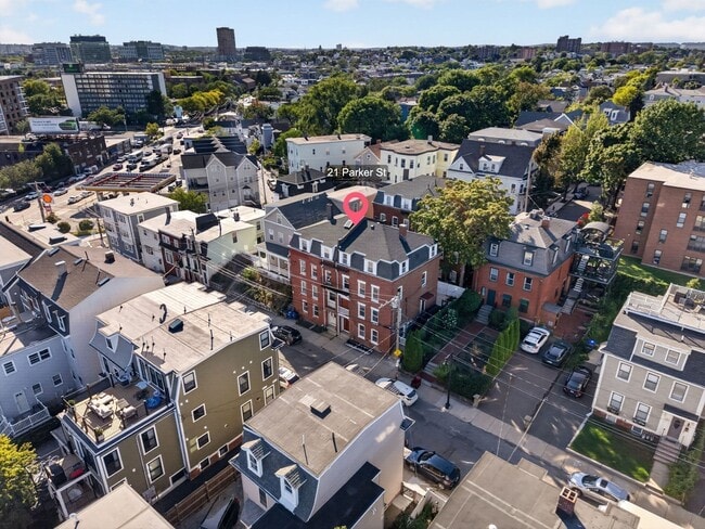 21 Parker St