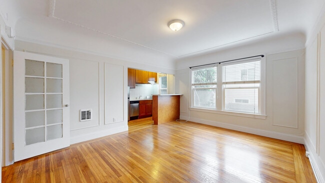 Photo - 470 14th St Unit 4