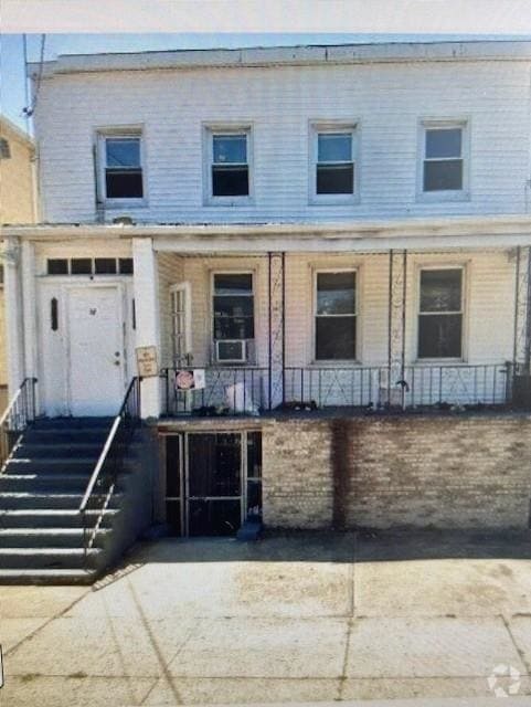 Building Photo - 17 Beach St Rental
