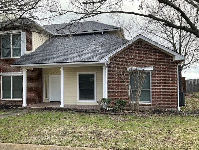 512 Buttercup - 512 Buttercup House