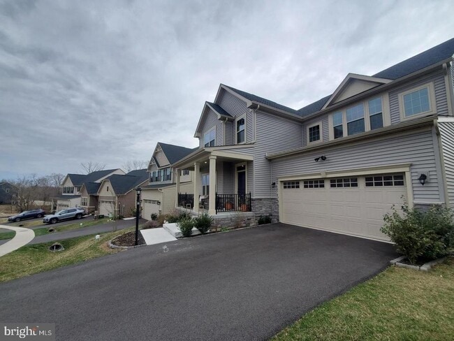 6979 Mandalong Wy