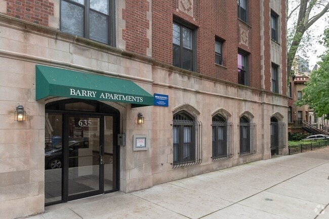 Building Photo - 638 W Barry Rental