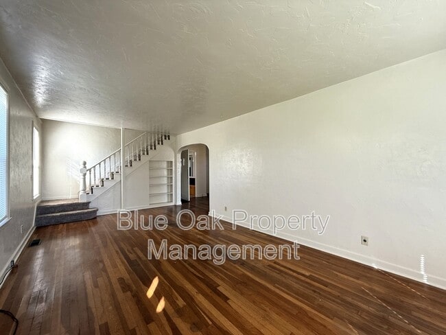 Photo - 2916 Kennedy Ave