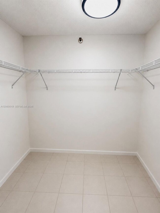 Photo - 1700 NW N River Dr Unit 106