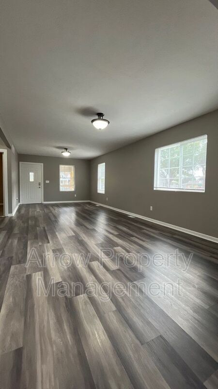 Photo - 900 Charleston St