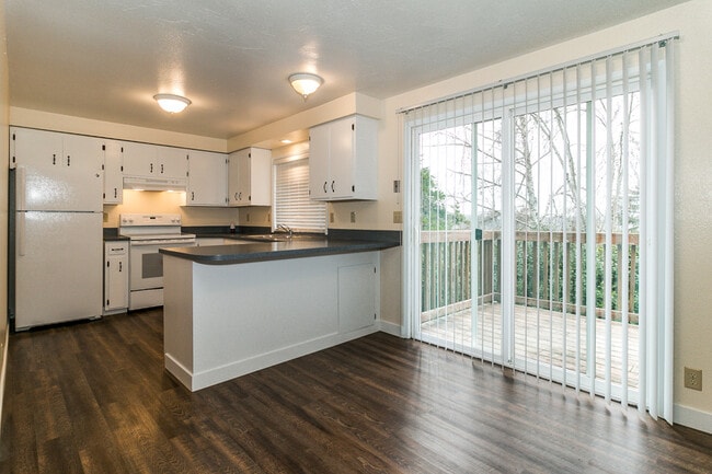 Photo - 3-Bedroom, 2-Bath Duplex - Amazing Views o...