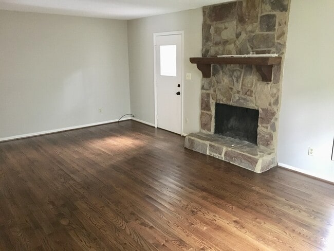 Photo - End Unit Town Home For Rent