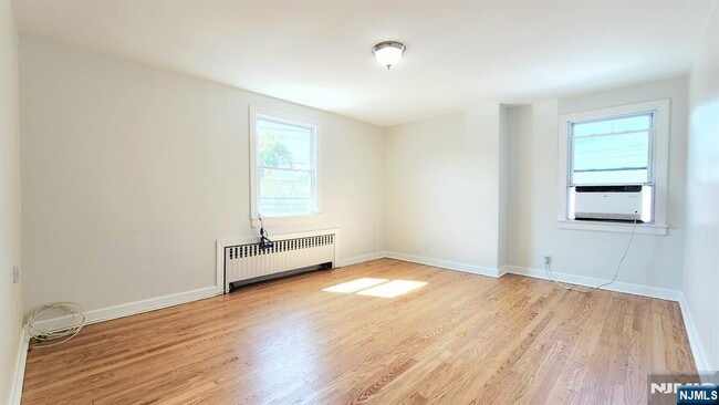Photo - 409 Market St