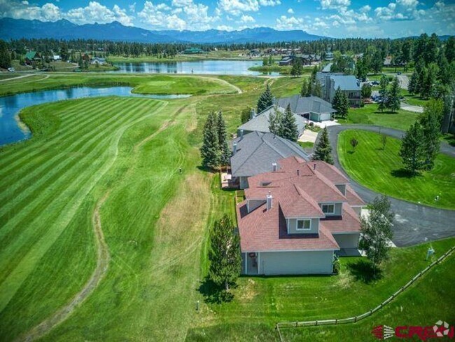 Building Photo - Beautiful Fully Furnished Townhome On Golf...