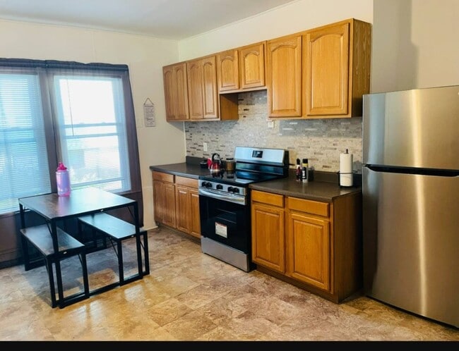 Building Photo - 9 Isabella St Unit First floor