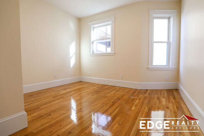 Photo - 74 Aldie St Unit 2