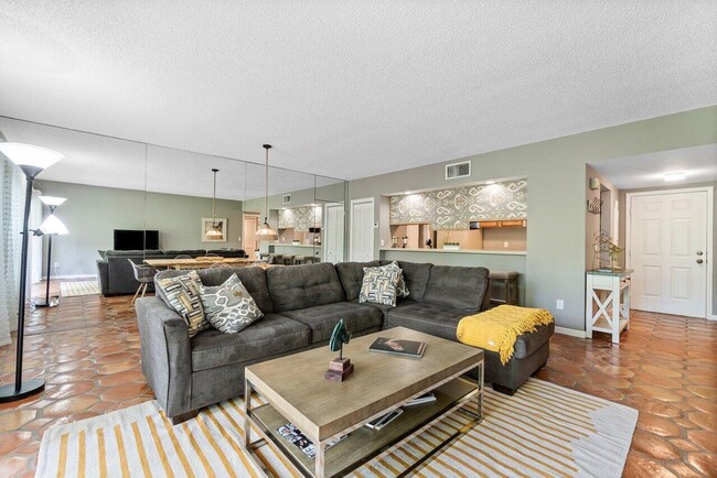 Photo - 11863 Wimbledon Cir Unit 406