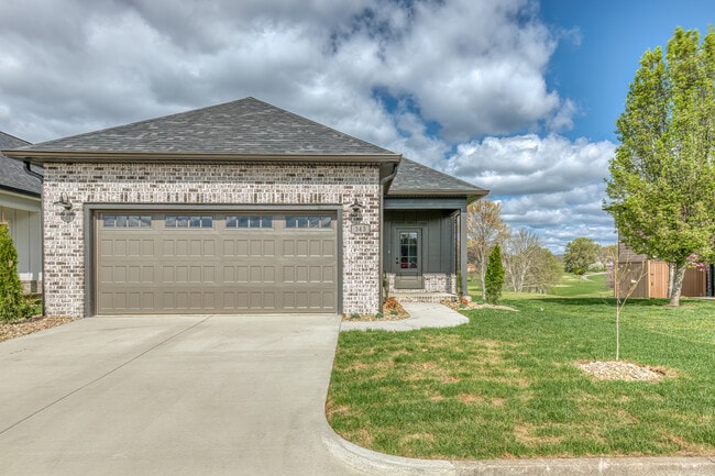 Photo - 319 Monroe Dr