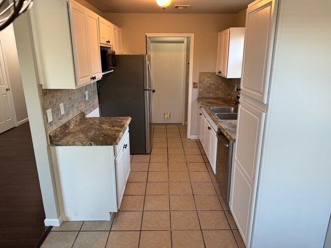 Photo - 409 W Matthew