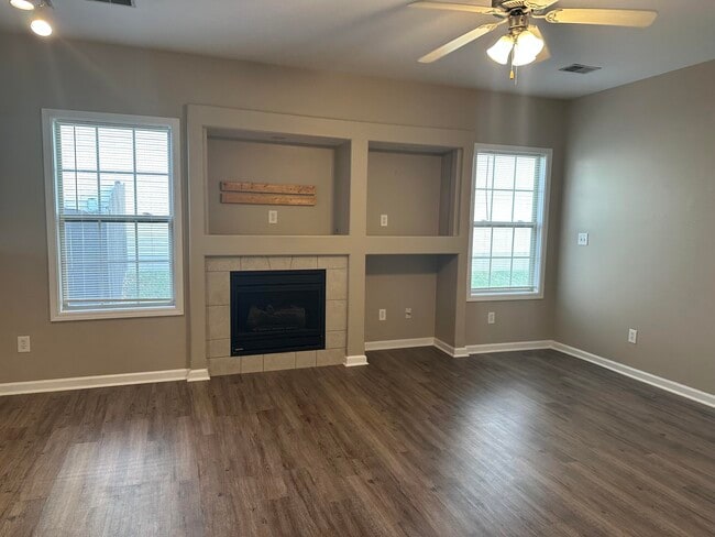 Photo - 107 Sea Pines Way